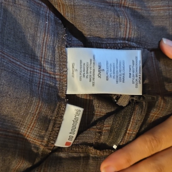 NO Boundaries BROWN slacks capris - Picture 3 of 3